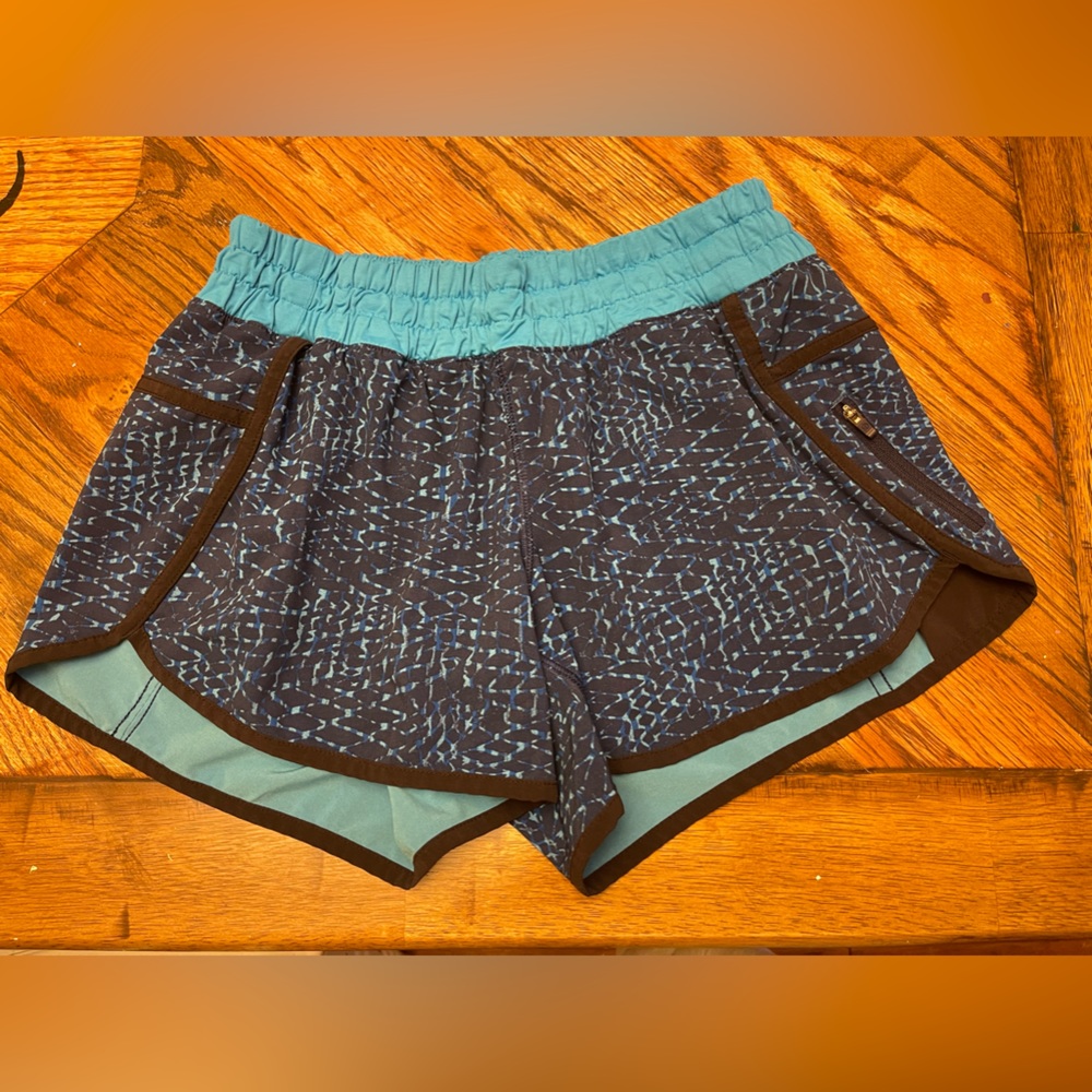 Lululemon tracker shorts-size 8